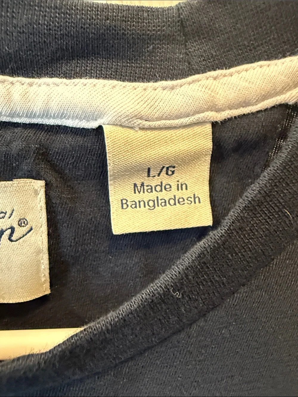 Original Penguin Navy Tee with Off-White Stripe and Pocket - Picture 3 of 4